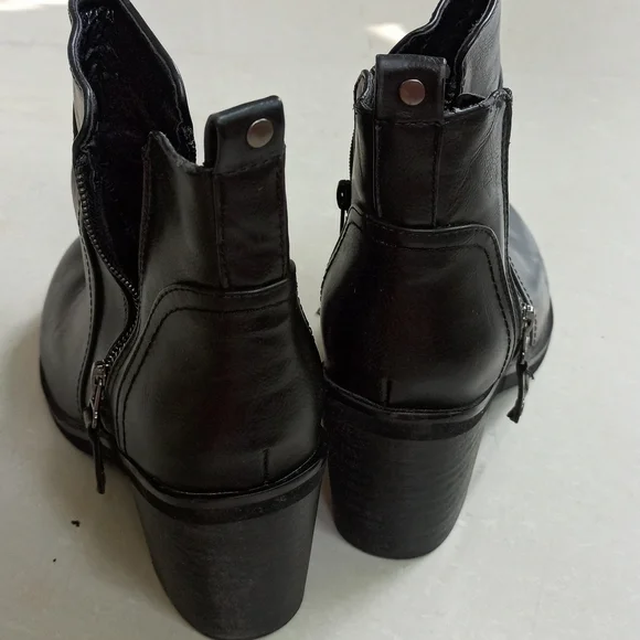 Long Shoes - Picture 7 of 10